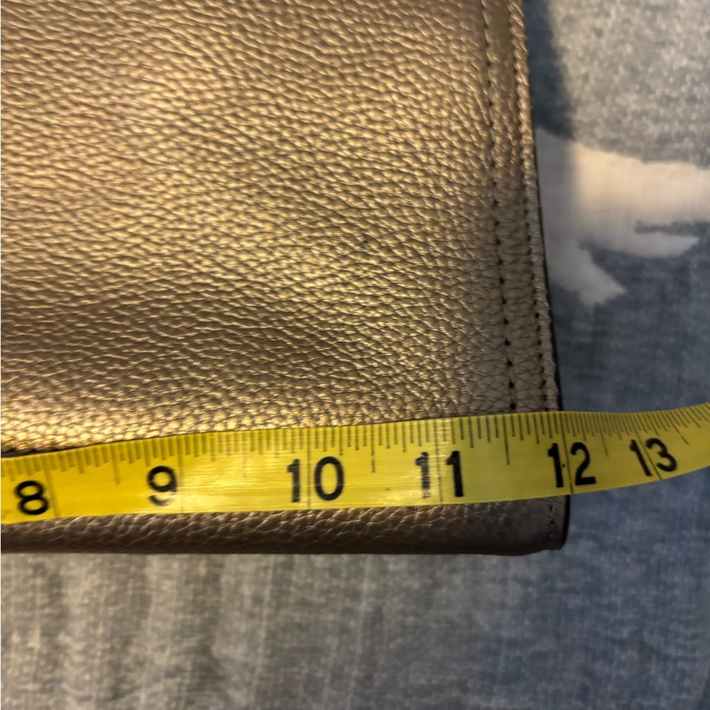 Salvatore Ferragamo Amy Medium Top Zip Shoulder Tote Bag Leather Gold - Picture 4 of 11